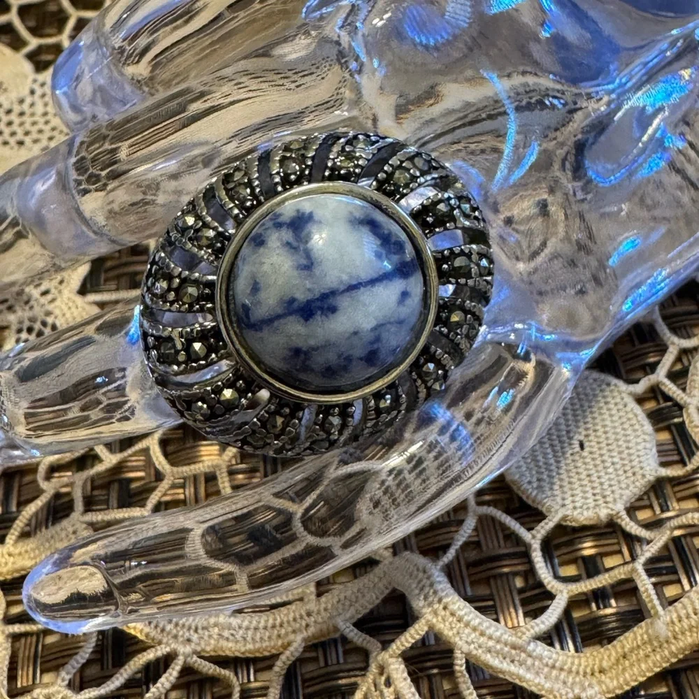 Blue marbled round stone marcasite framed silver tone ring